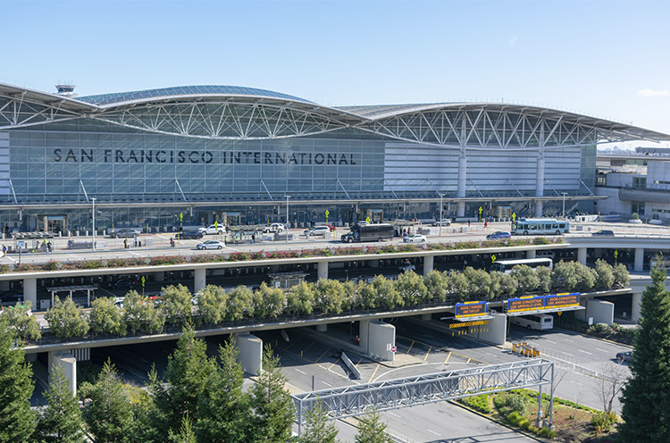 Exterior del Aeropuerto Internacional de San Francisco