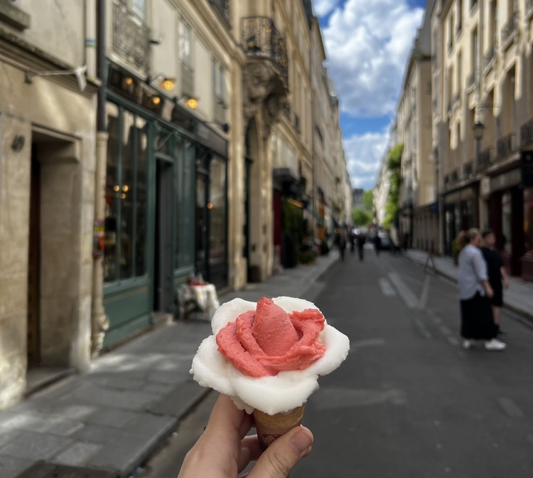 tomarse un helado en la isla de saint louis