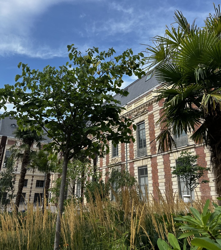 un jardín del centro de paris