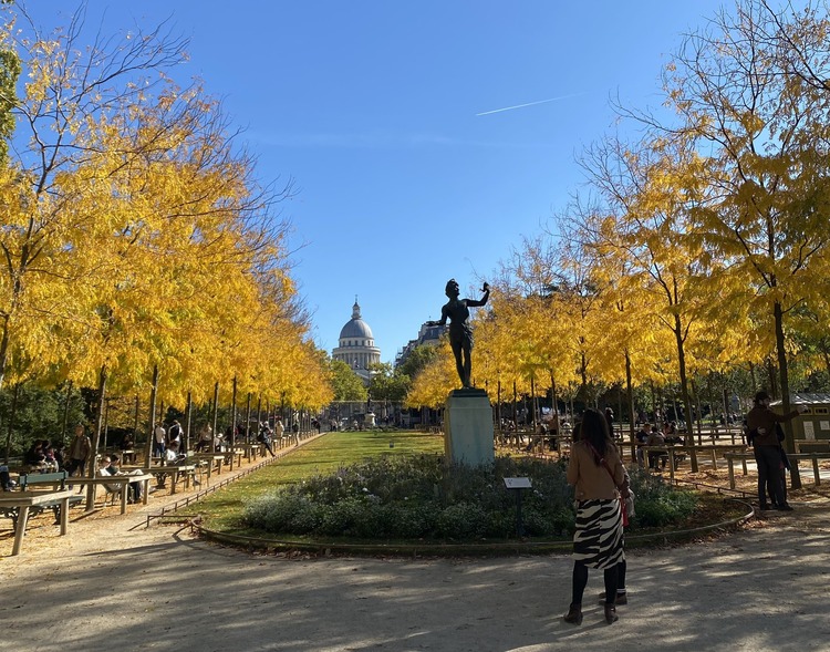 Jardines de Luxemburgo en el barrio de Montparnasse de París