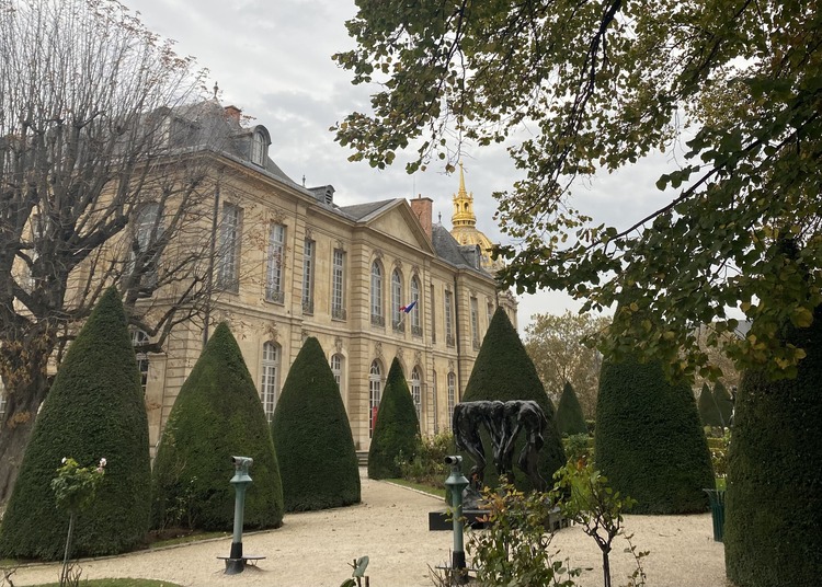 vista del Museo Rodin de París desde su jardín