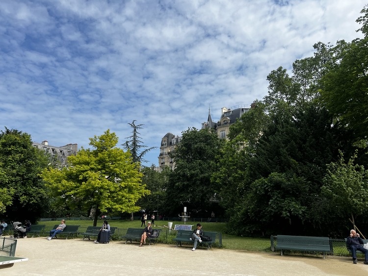 parque Square du Temple en République París